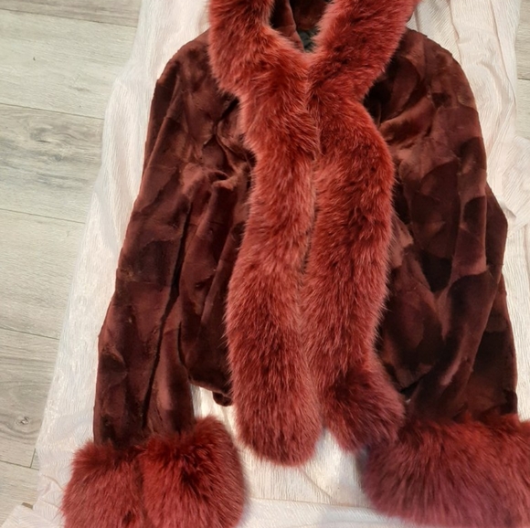Fur coat - Picture 2 of 7